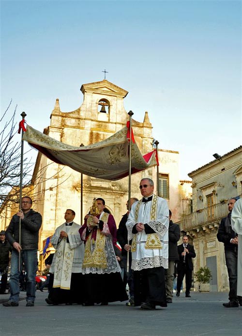 Reliquia 2015 la processione in centro