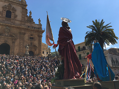 Madonna vasa-vasa 2016 davanti a San Pietro
