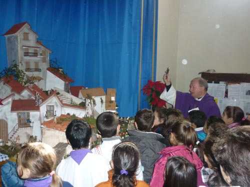 Diocesi Lamezia Terme Benedizione del Presepe realizzato dai Bambini dell'Oratorio di Platania  2014 032