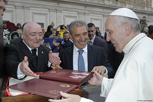 Foto Gerardo  insieme a Papa Francesco