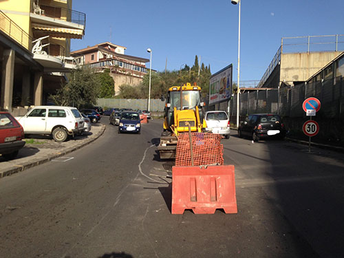 i lavori in viale dell'Autonomia, Gravina di Catania