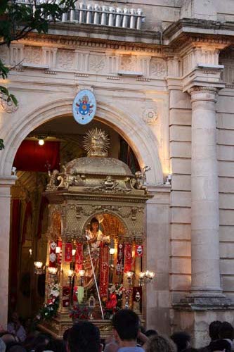 L'uscita di San Giovanni Battista dalla chiesa commendale