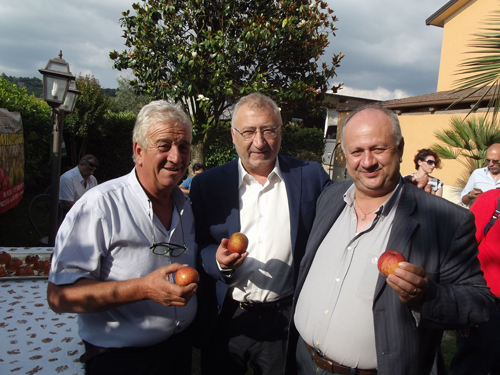 Raffaele Lombardi presenta la mela annurca