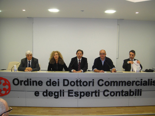 Il presidente Daniele Manenti legge la relazione all'assemblea degli iscritti