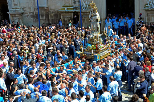 Salita 2015 una delle uscite in piazza Duomo