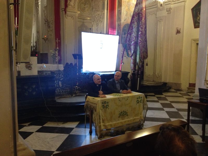 La conferenza da sinistra don Paolo La Terra e Benedetto Gelardi